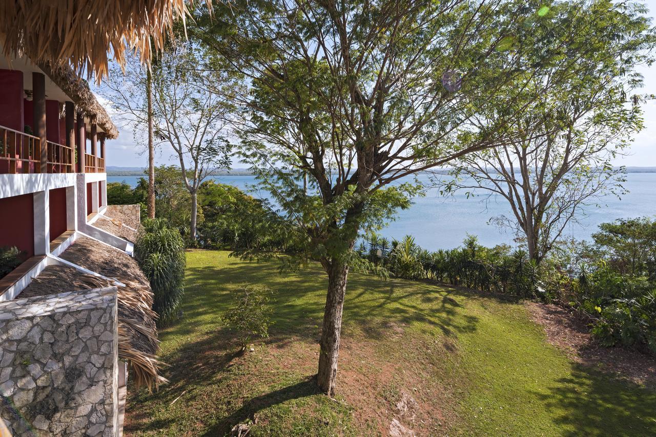 Camino Real Tikal‎ Hotel El Remate Exterior photo